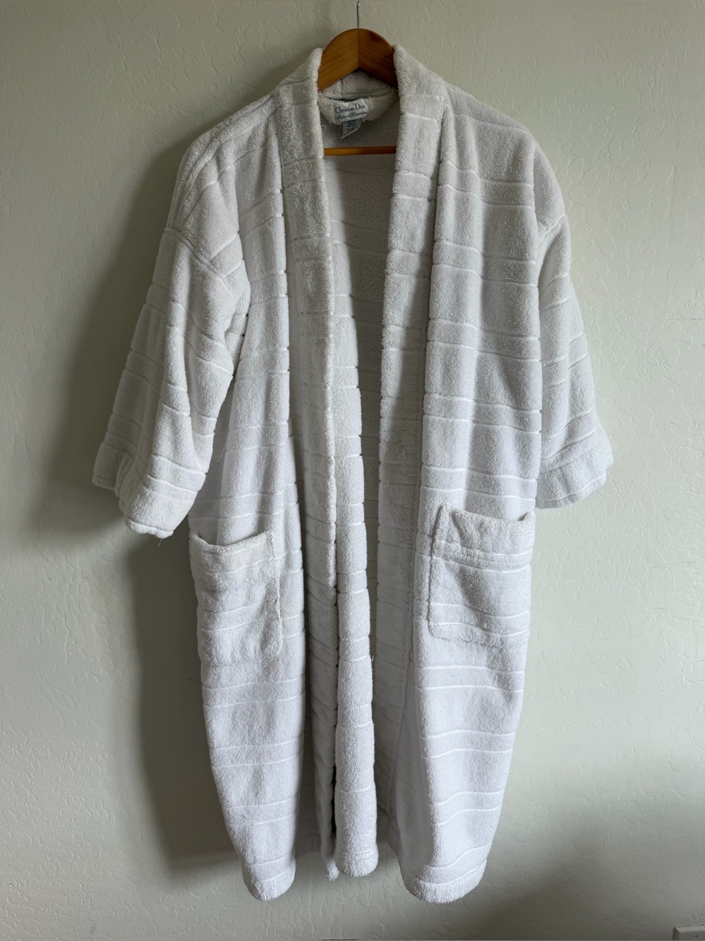 Vintage Christian Dior Robe de Chambre White Terry Cloth Bathrobe - One Size  
B